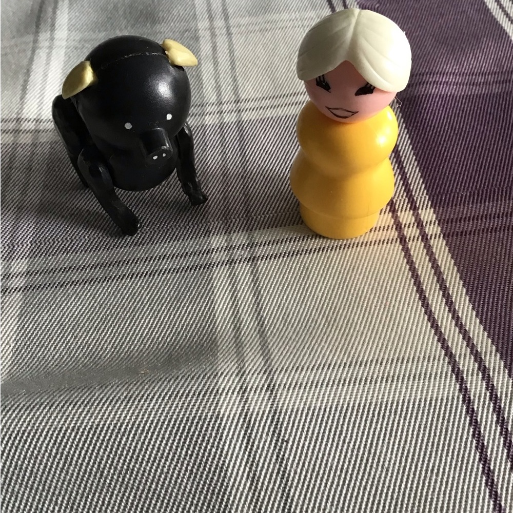 2 Vintage 70’s Fisher Price Little People